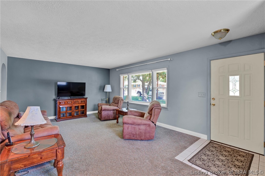 2595 E Robin Road Property Photo 3