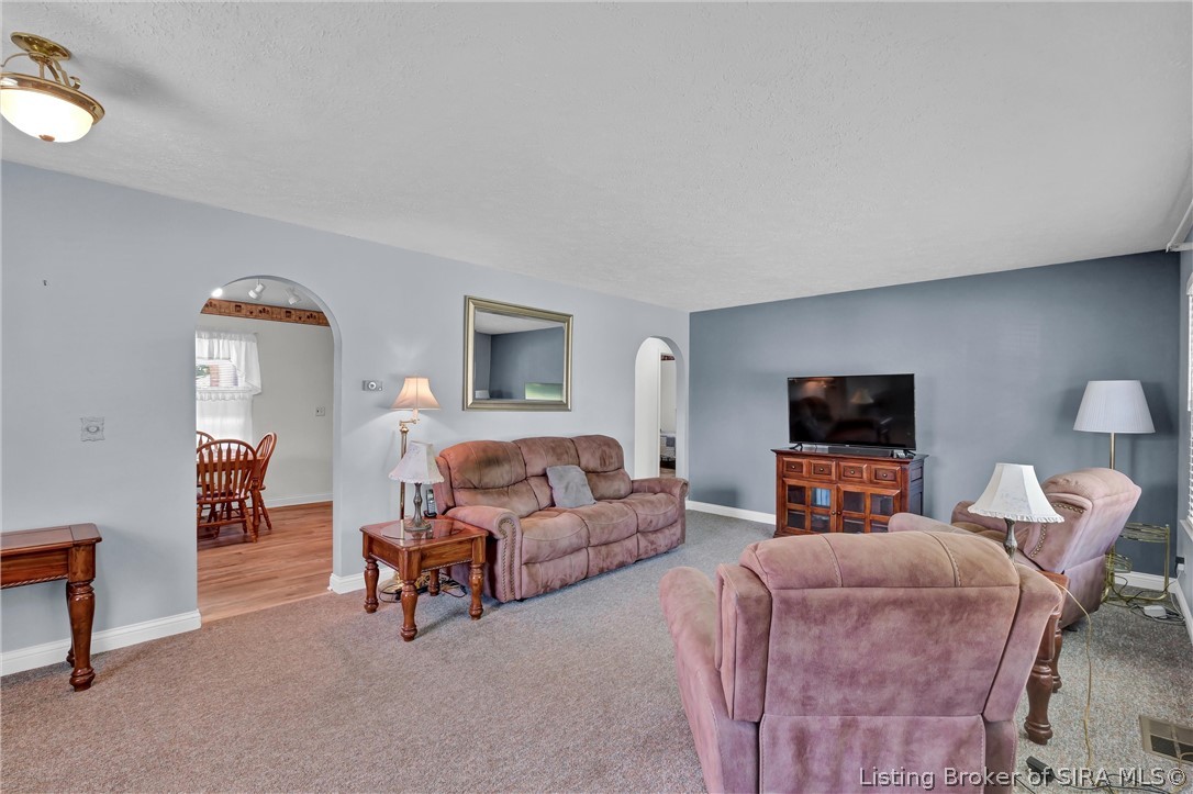 2595 E Robin Road Property Photo 4