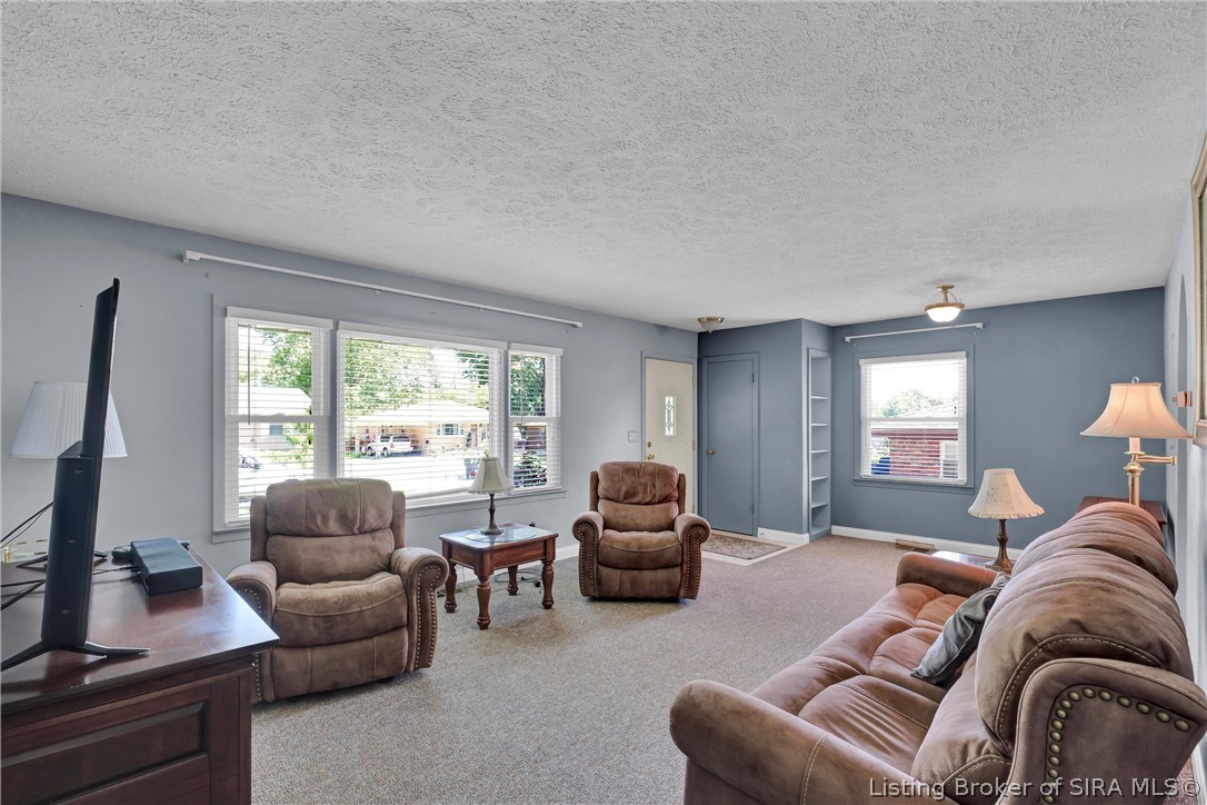 2595 E Robin Road Property Photo 5