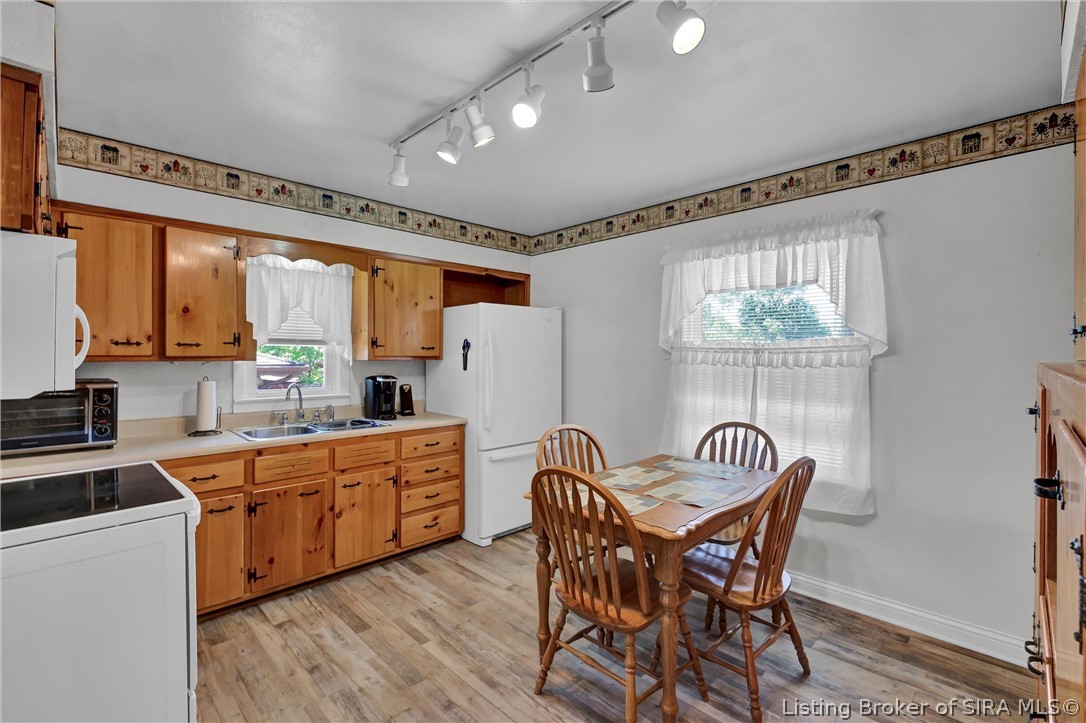 2595 E Robin Road Property Photo 8