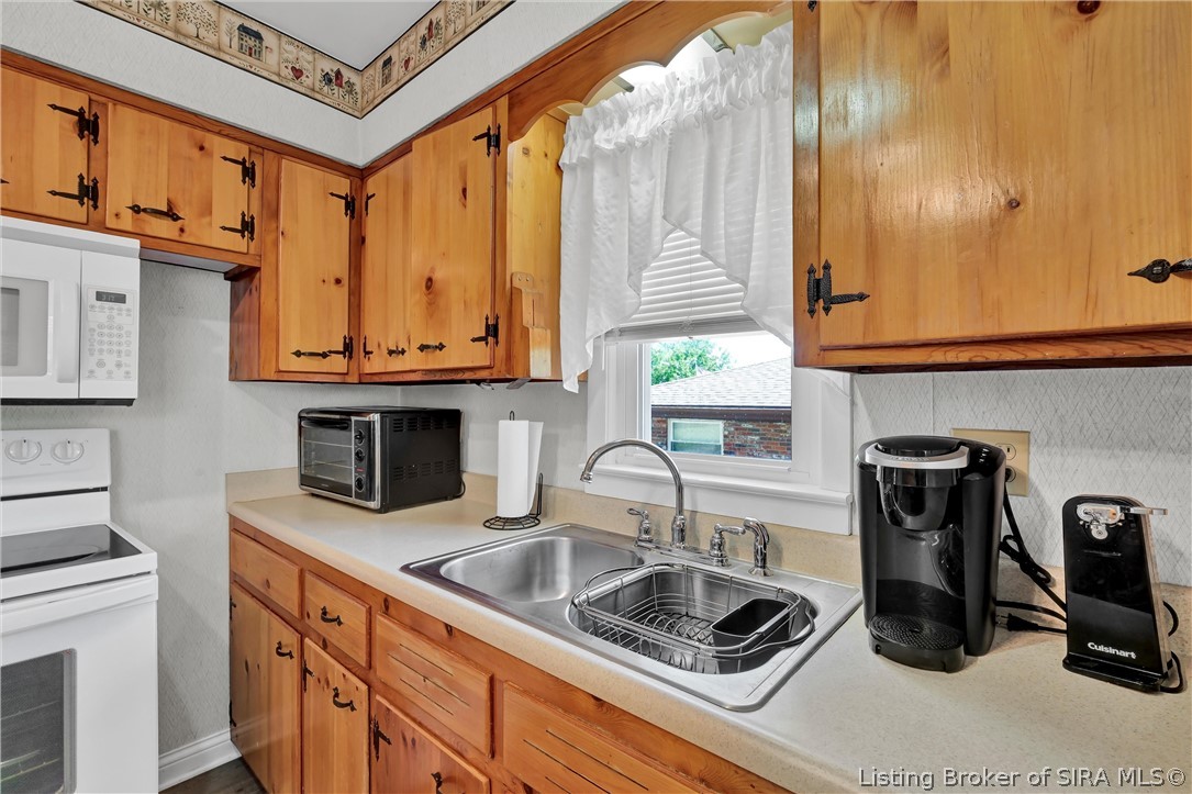 2595 E Robin Road Property Photo 11