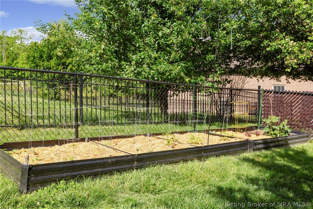 7805 Rain Creek Drive Property Photo 18