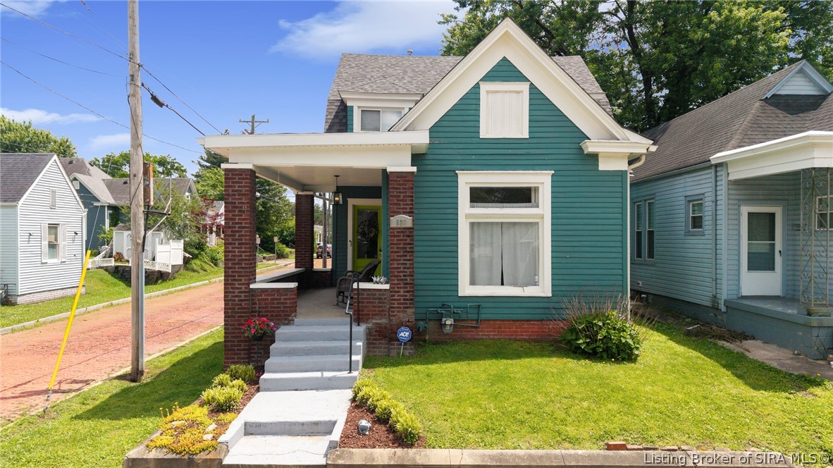 520 E Elm Street Property Photo 1