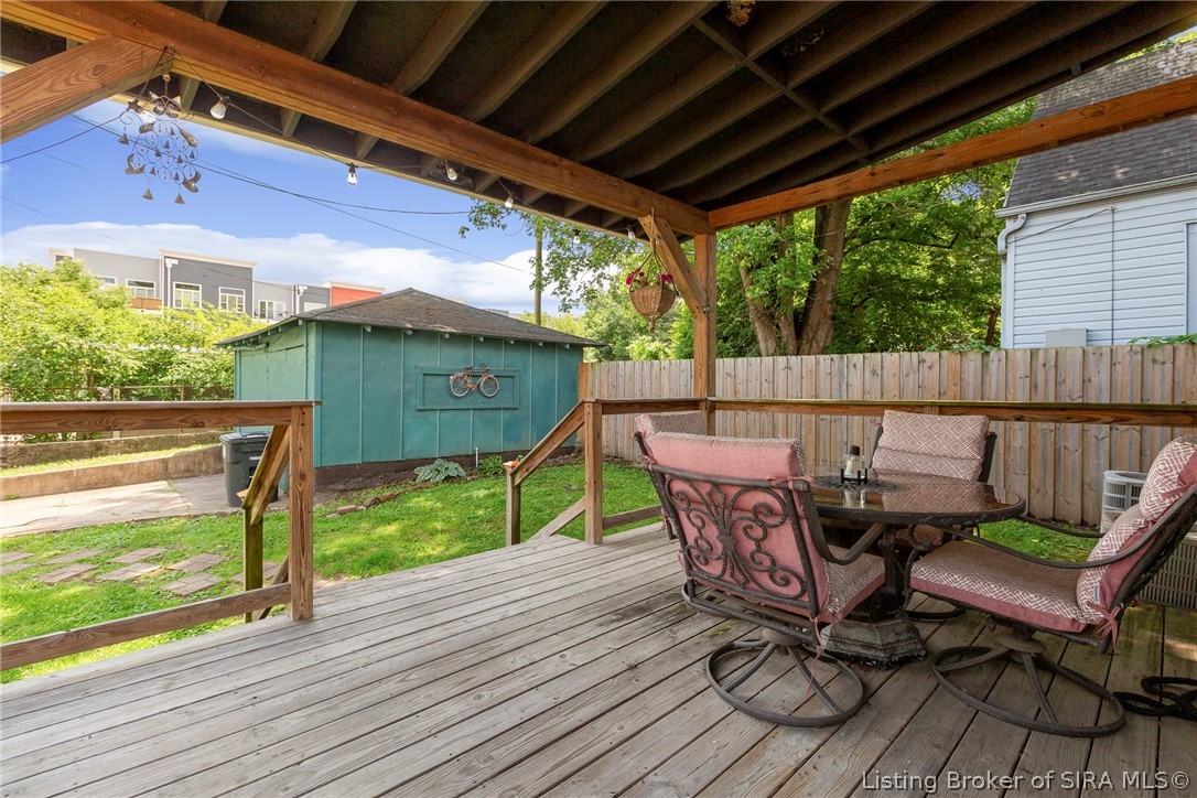 520 E Elm Street Property Photo 38