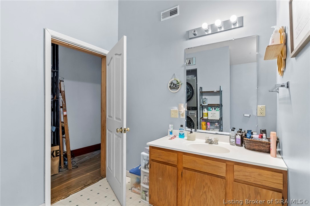 111 W Walnut Street Property Photo 29