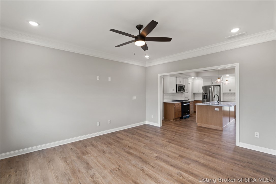 8138 Farming Way Property Photo 4