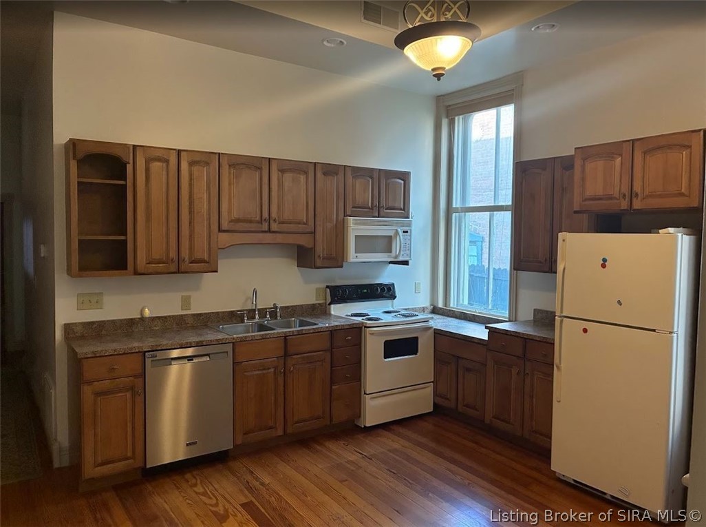 512 E Main Street 1 Property Photo 11