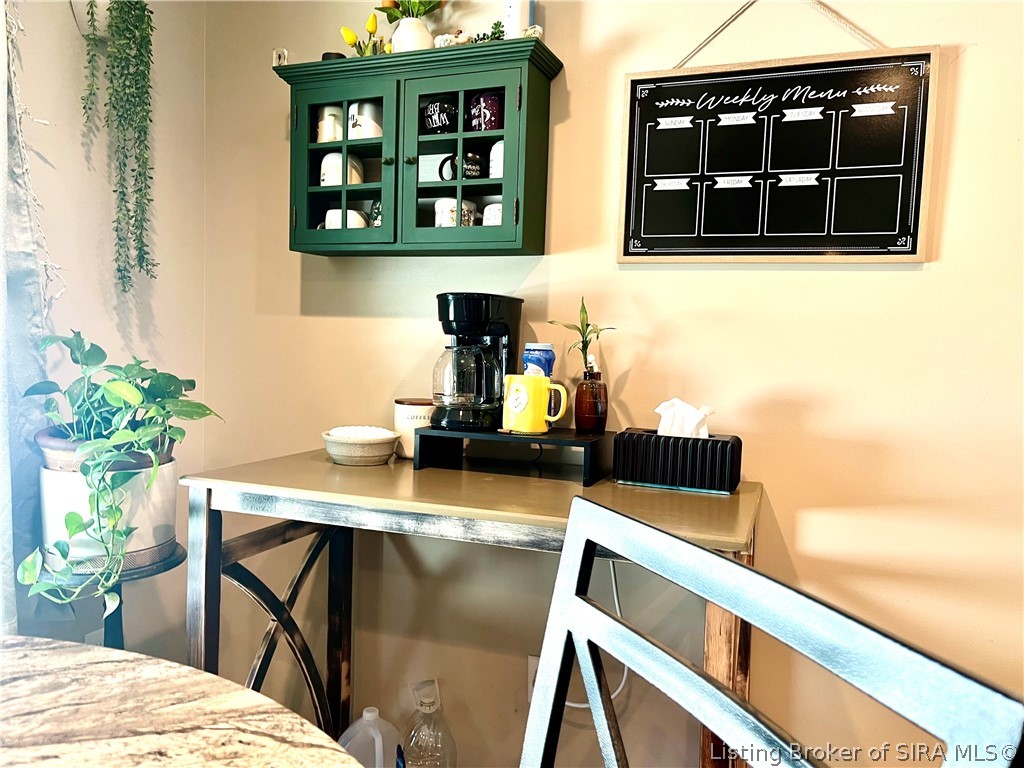 106 Oak Street Property Photo 5