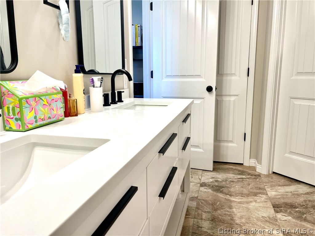 106 Oak Street Property Photo 10