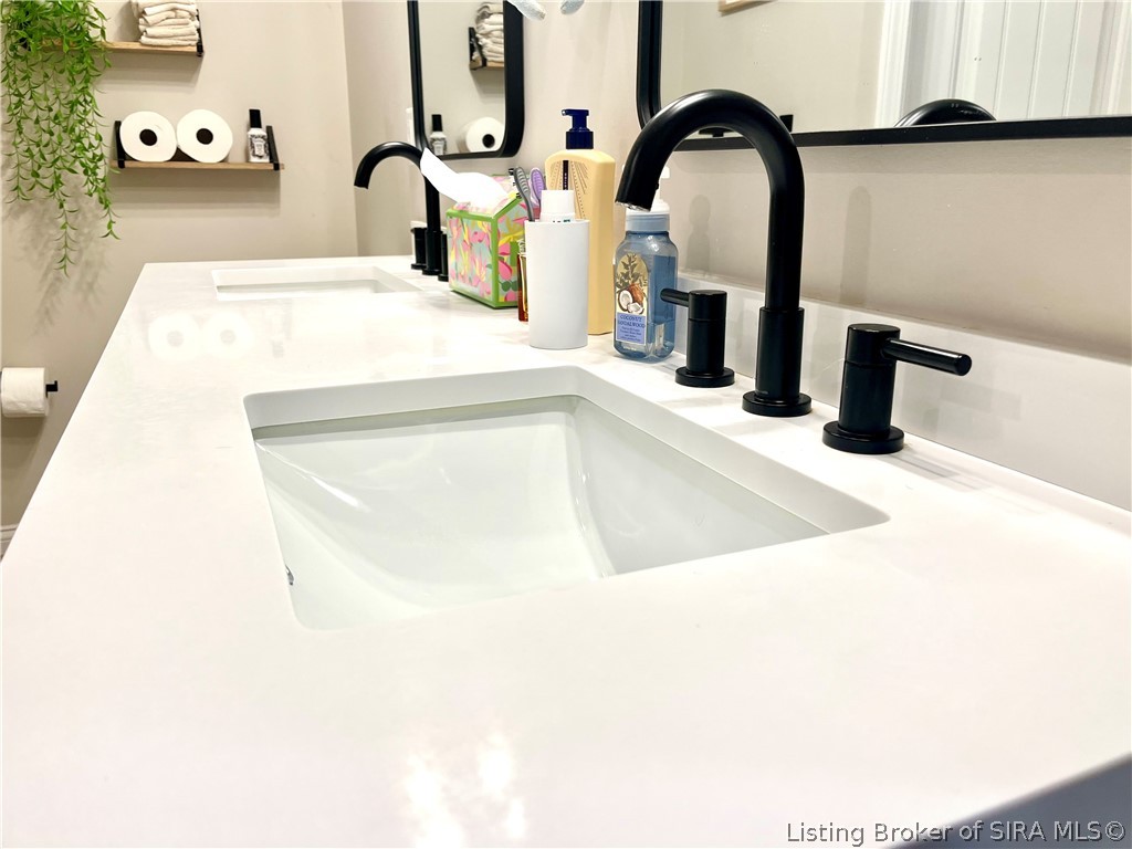 106 Oak Street Property Photo 11