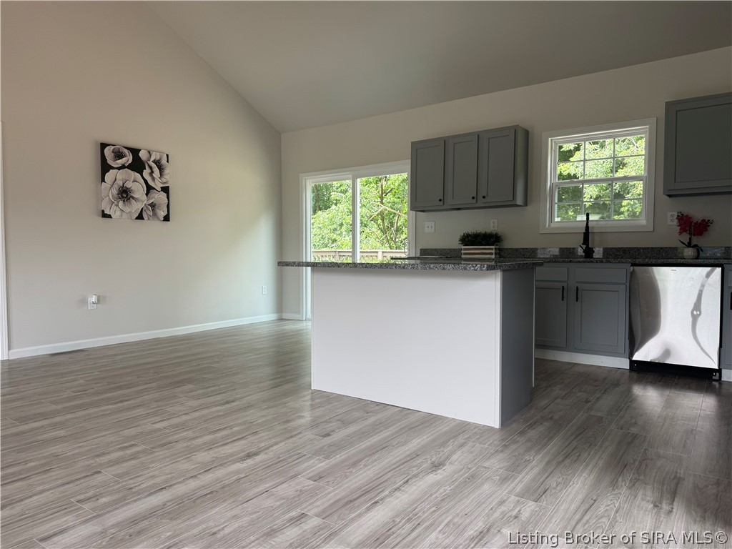 515 Arlington Property Photo 8