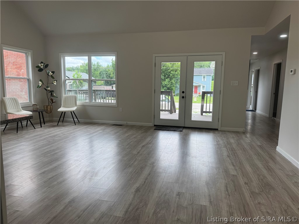 515 Arlington Property Photo 12