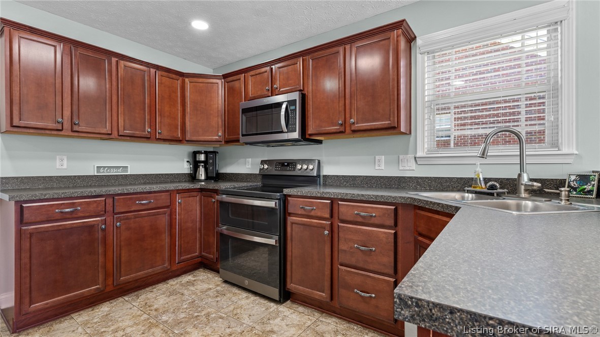 1006 Pioneer Lane Property Photo 10