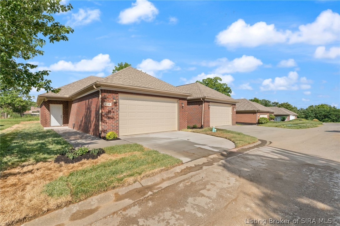 1236 Elizabeth Lane