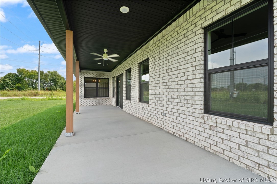 8140 Farming Way Property Photo 5