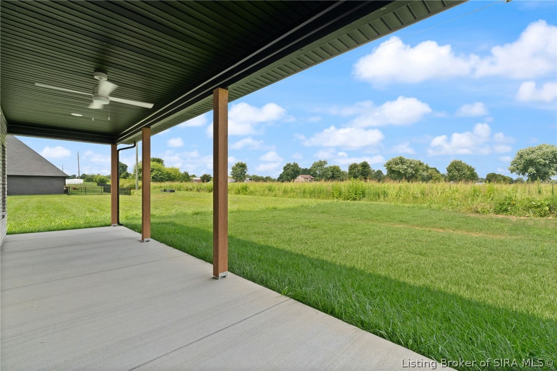 8140 Farming Way Property Photo 6