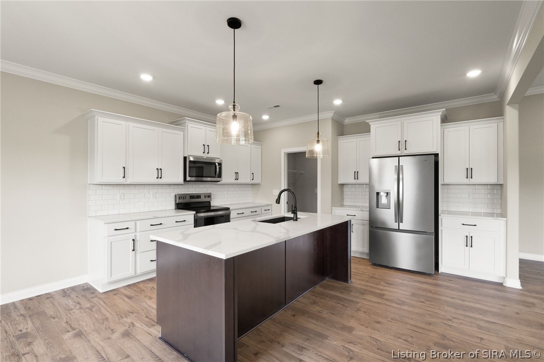 8140 Farming Way Property Photo 15