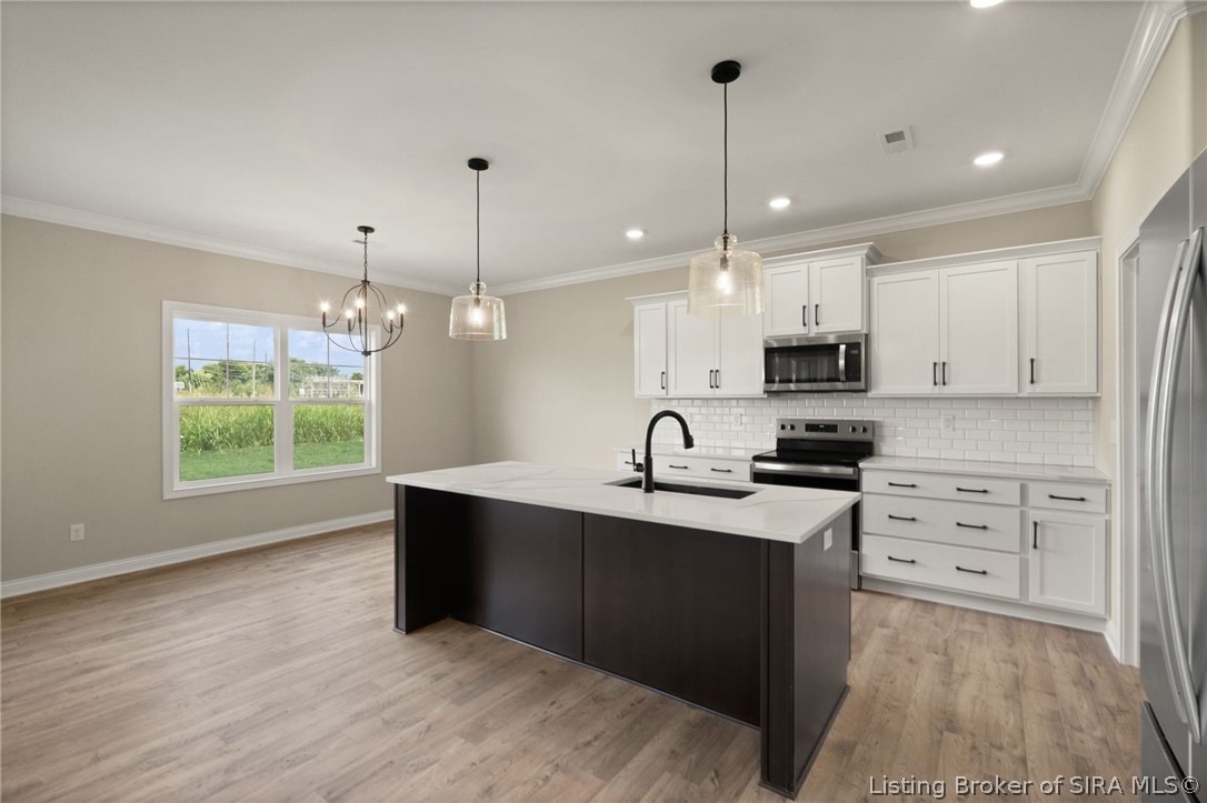 8140 Farming Way Property Photo 16