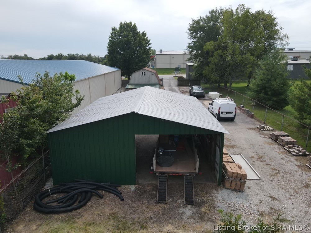 910 Industrial Boulevard Property Photo 2