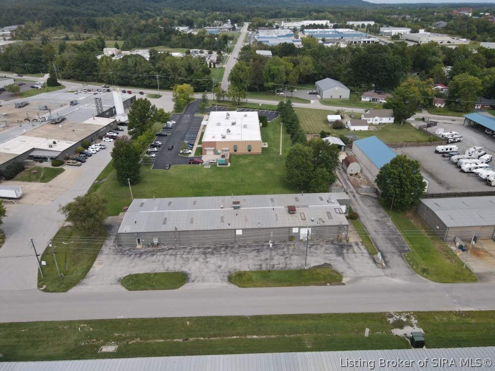 910 Industrial Boulevard Property Photo 4