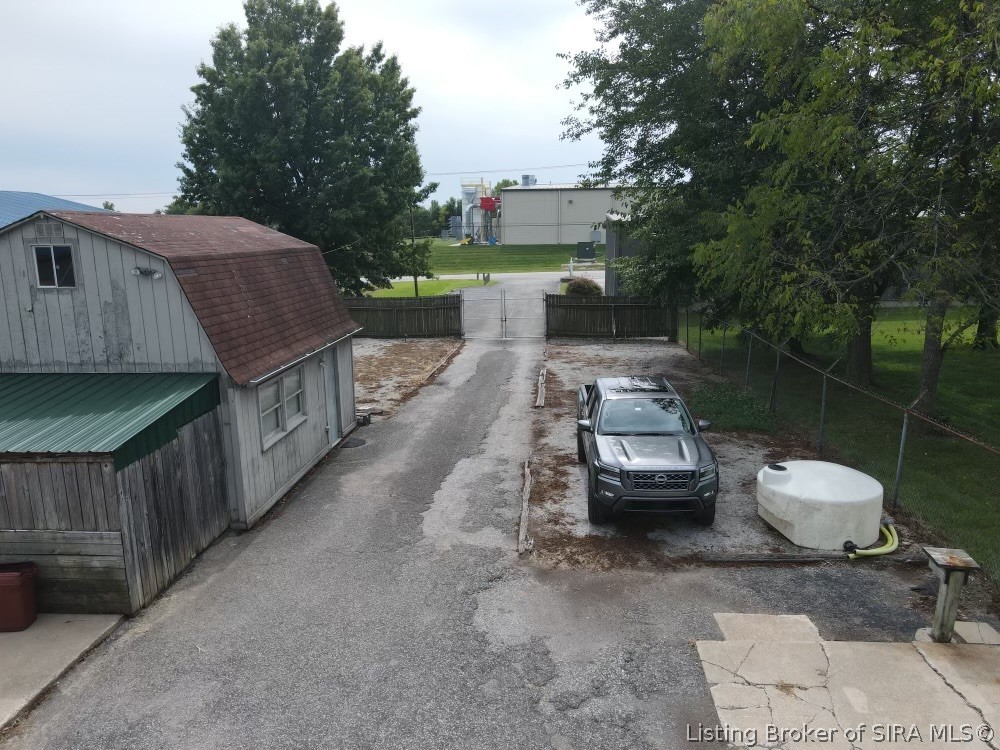 910 Industrial Boulevard Property Photo 10