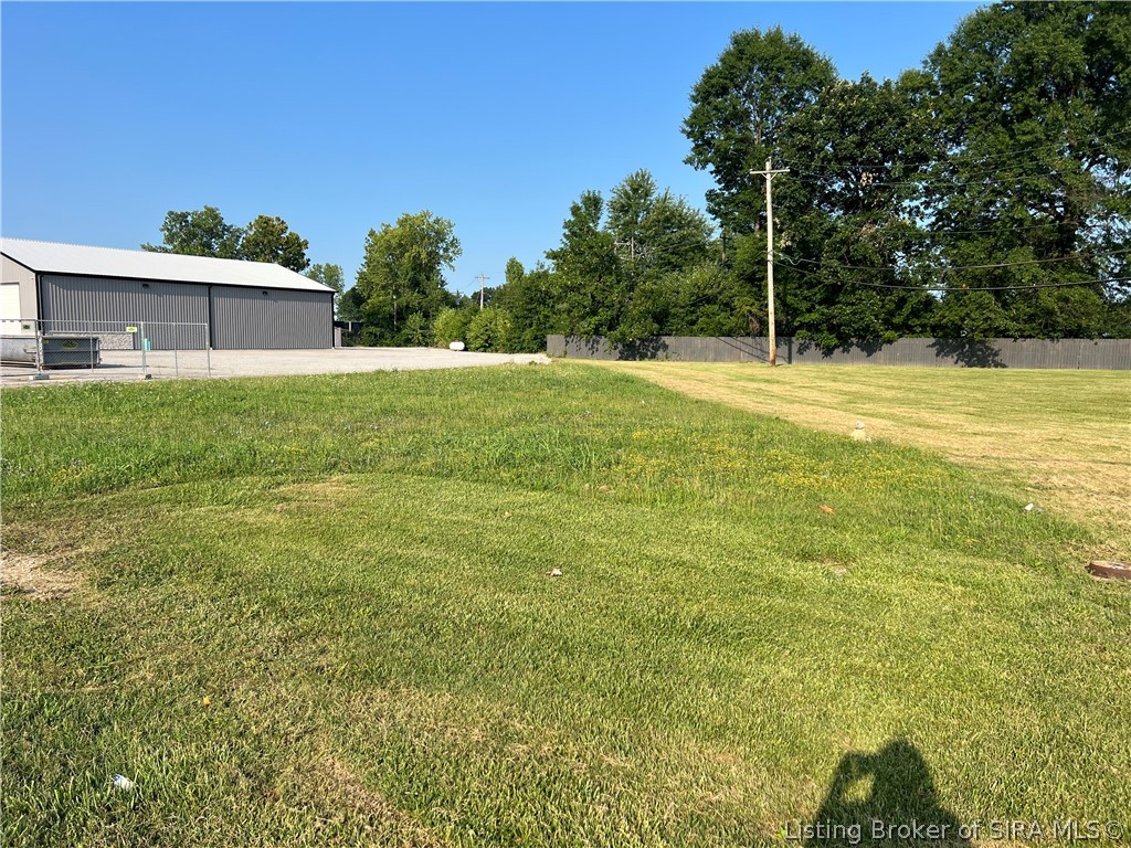 5927 Highway 31 E Property Photo 1