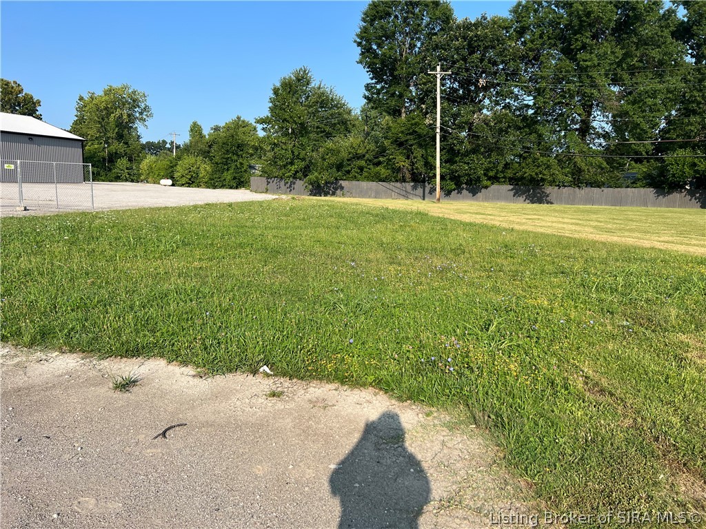 5927 Highway 31 E Property Photo 3