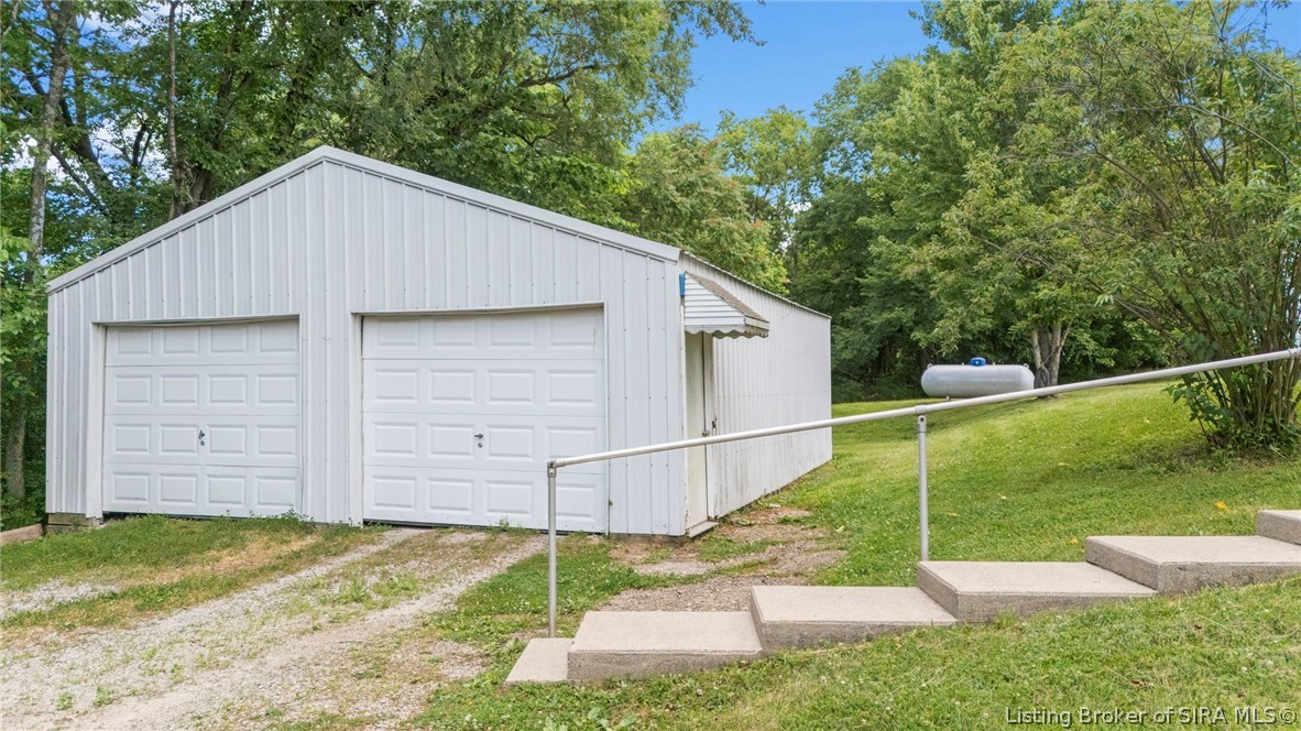 9727 E Vernon Ridge Road Property Photo 3