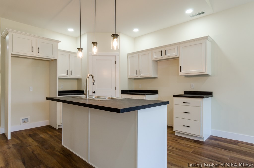 1098 Aspen Drive Property Photo 3
