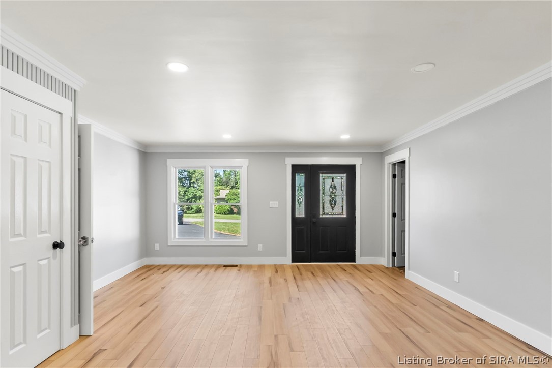 2037 Ridgewood Drive Property Photo 3