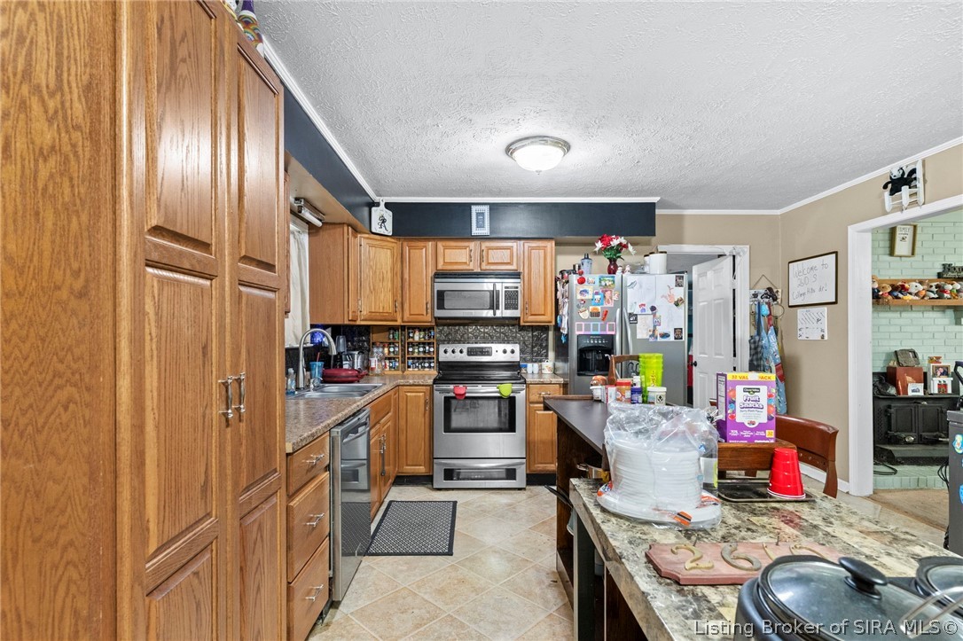 2610 S College Hills Dr Property Photo 10