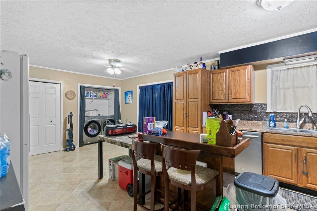 2610 S College Hills Dr Property Photo 12