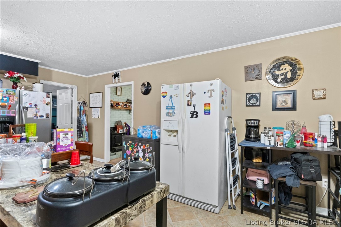 2610 S College Hills Dr Property Photo 13