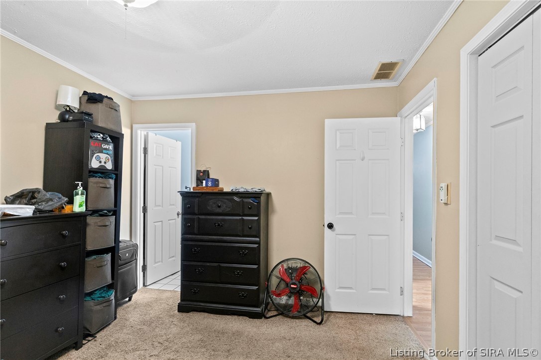 2610 S College Hills Dr Property Photo 17