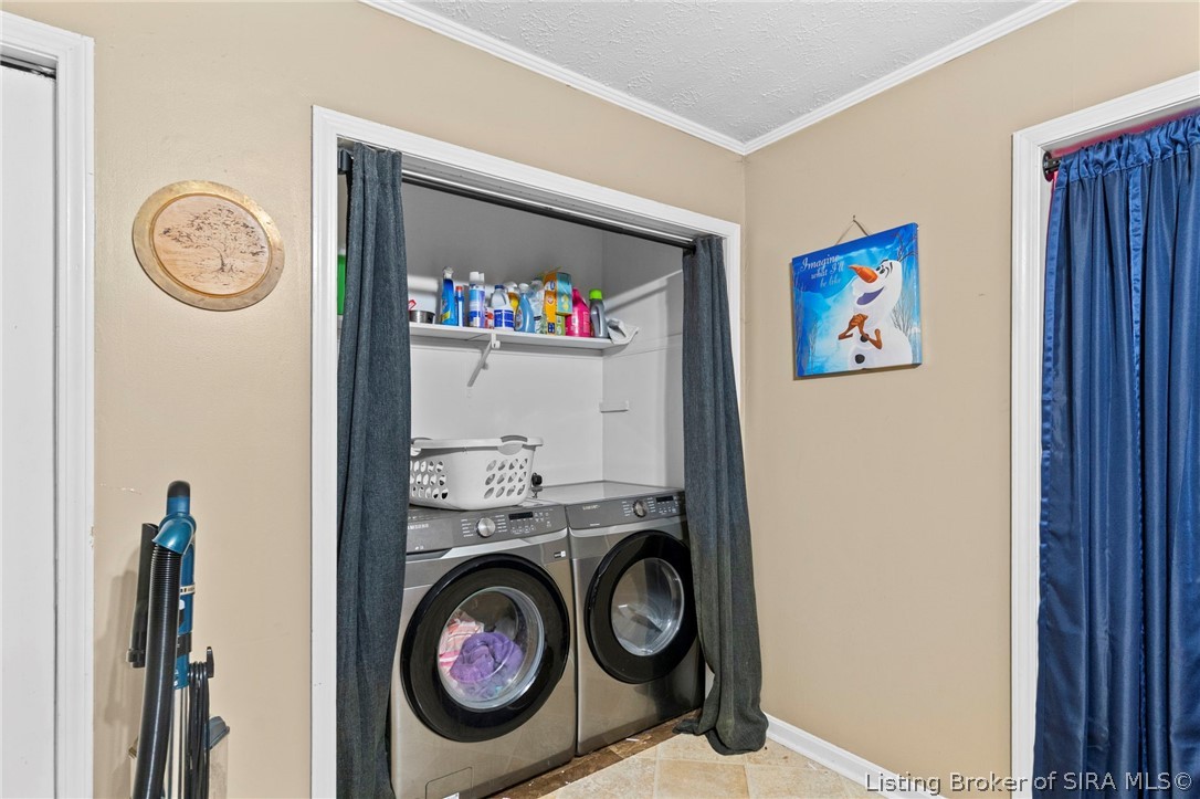 2610 S College Hills Dr Property Photo 23