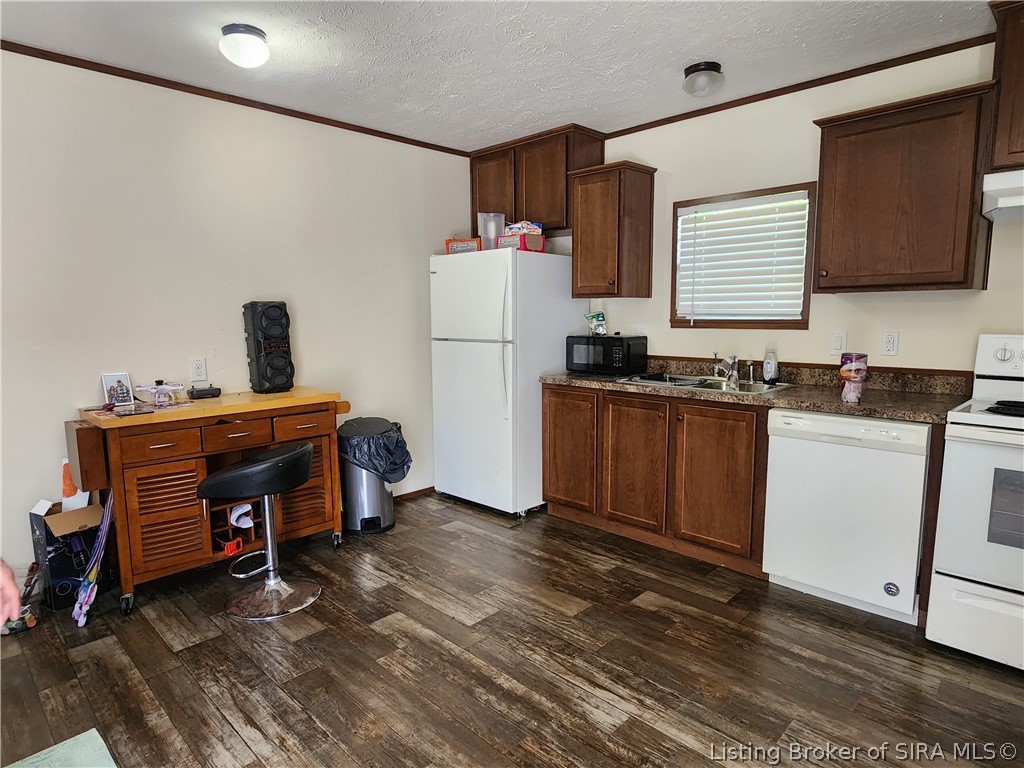 406 S Posey Street Property Photo 6