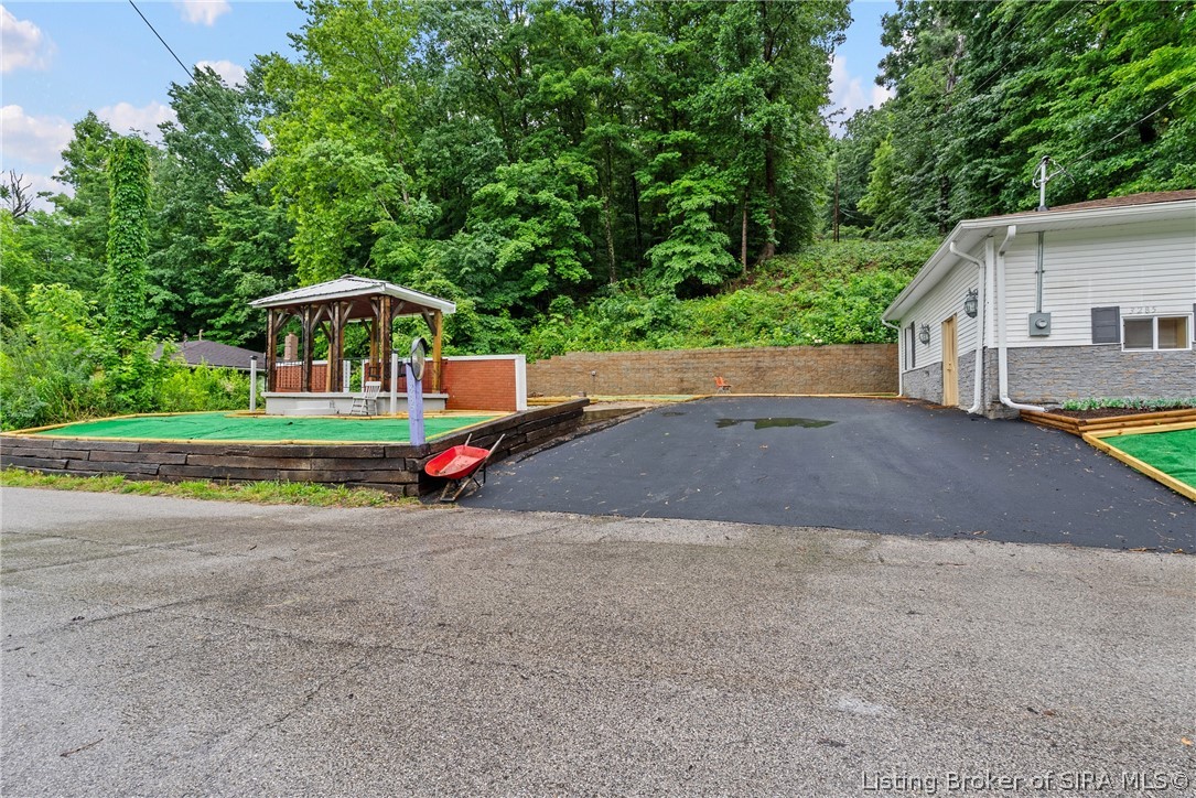 3285 Budd Road Property Photo 3
