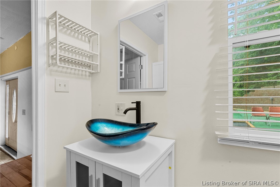3285 Budd Road Property Photo 10