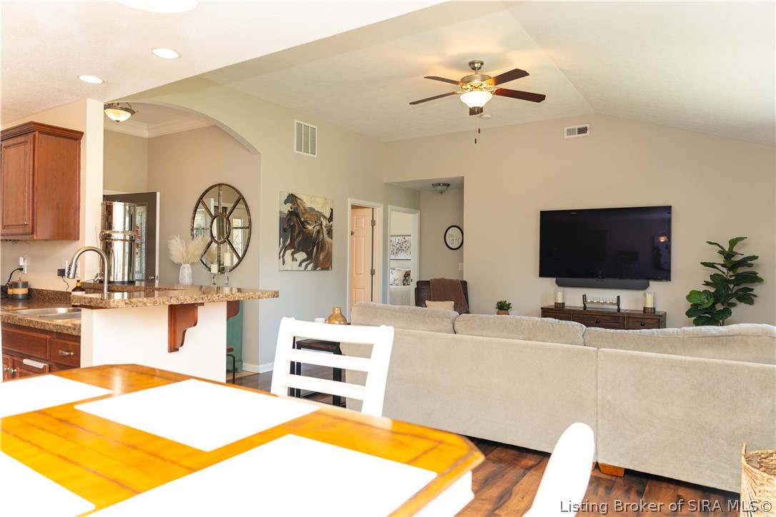 5422 Mansfield Way Property Photo 10