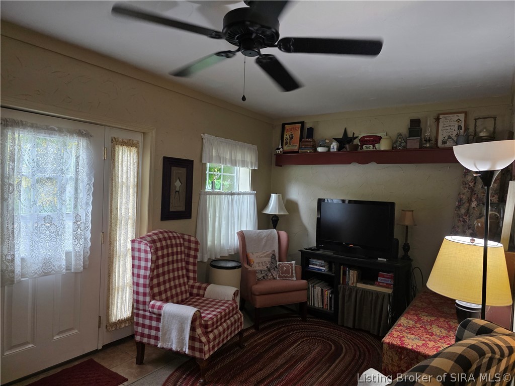 1041 W Main Street Property Photo 2