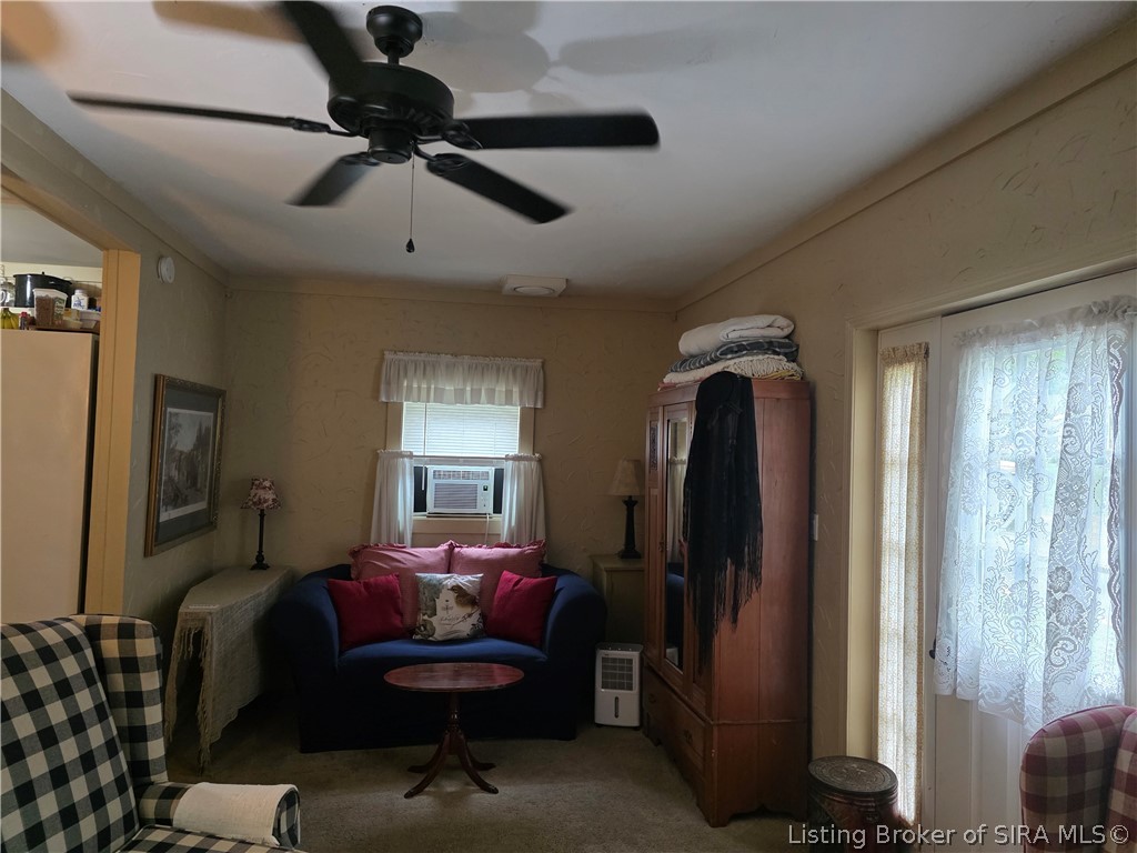 1041 W Main Street Property Photo 3