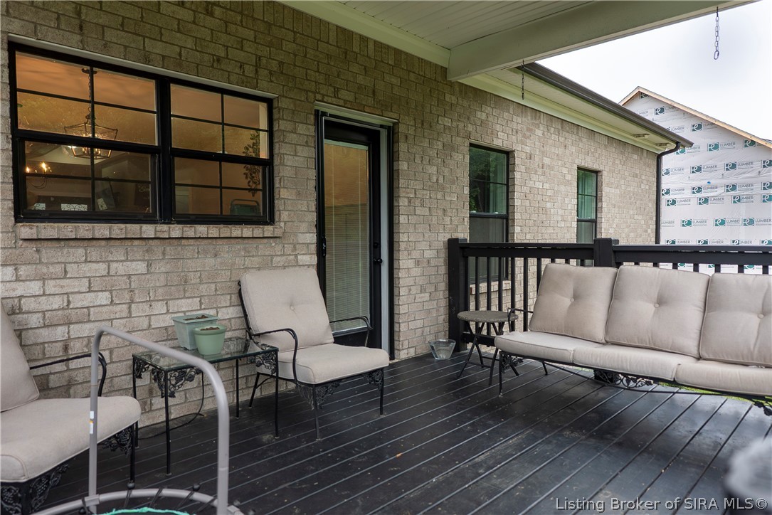 808 Kings Court Property Photo 9