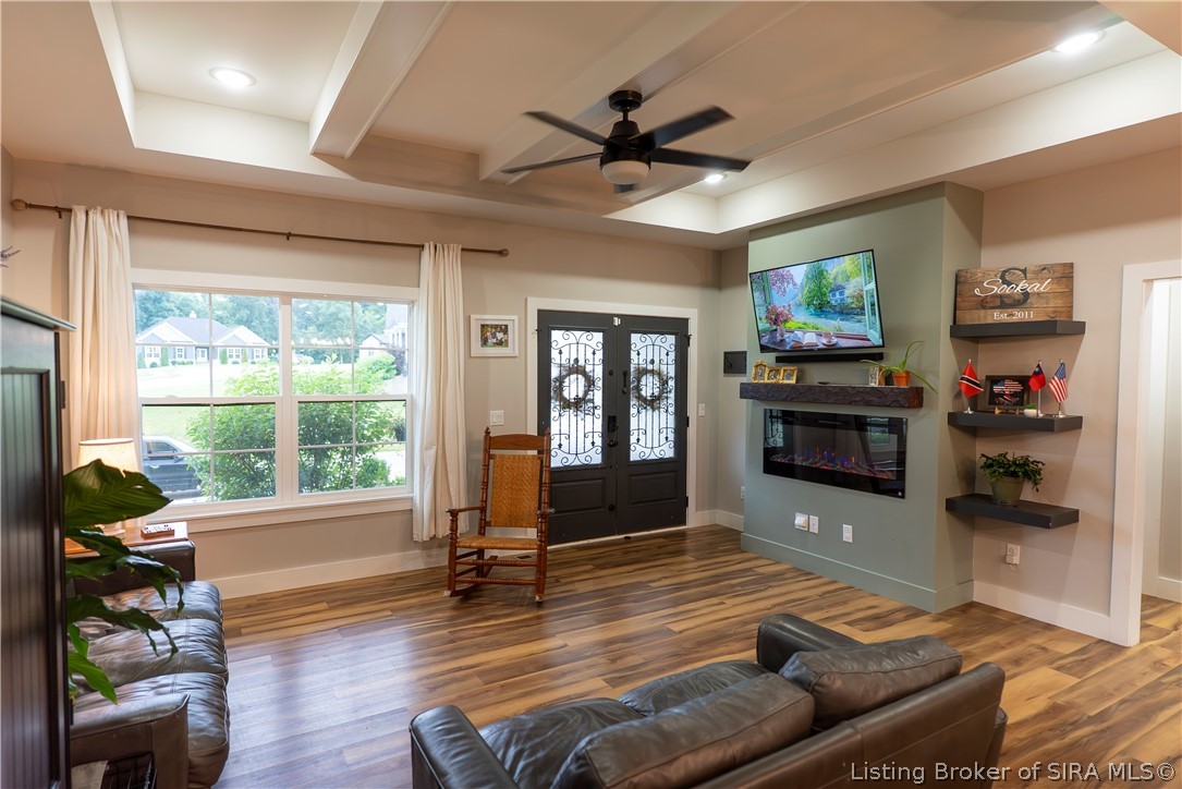 808 Kings Court Property Photo 12