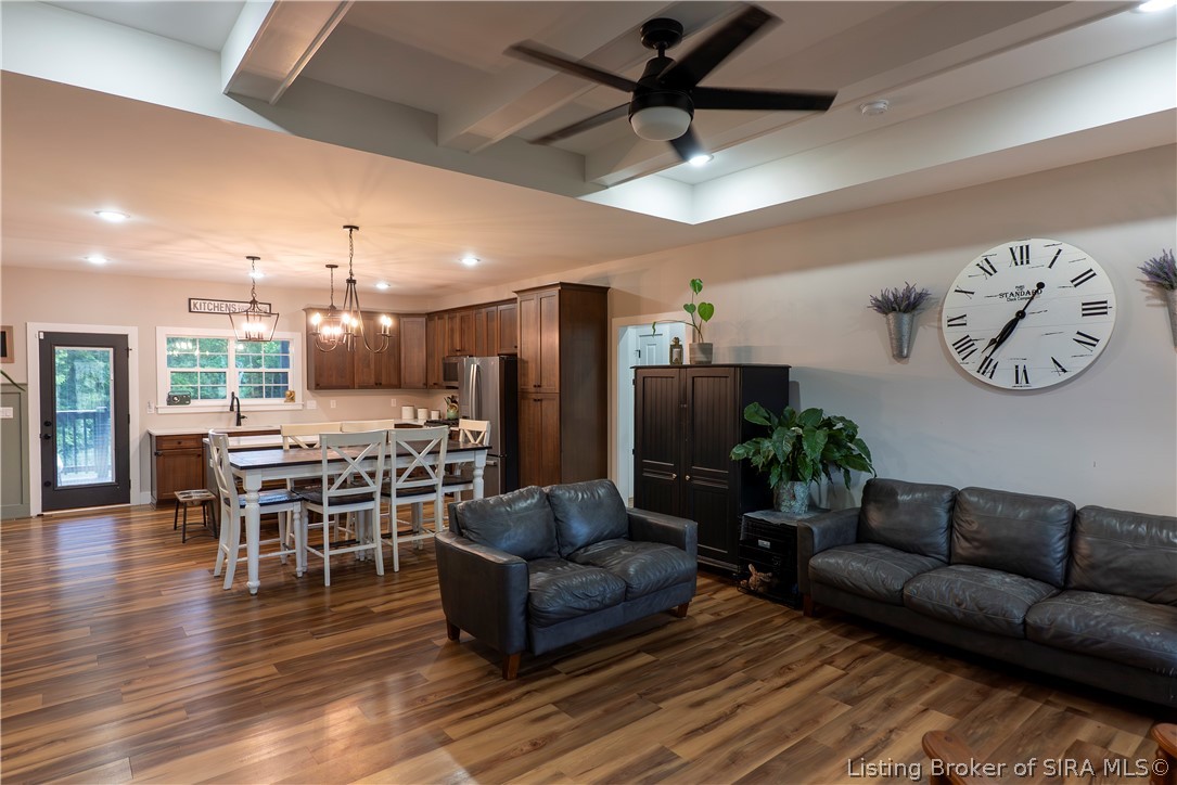 808 Kings Court Property Photo 13