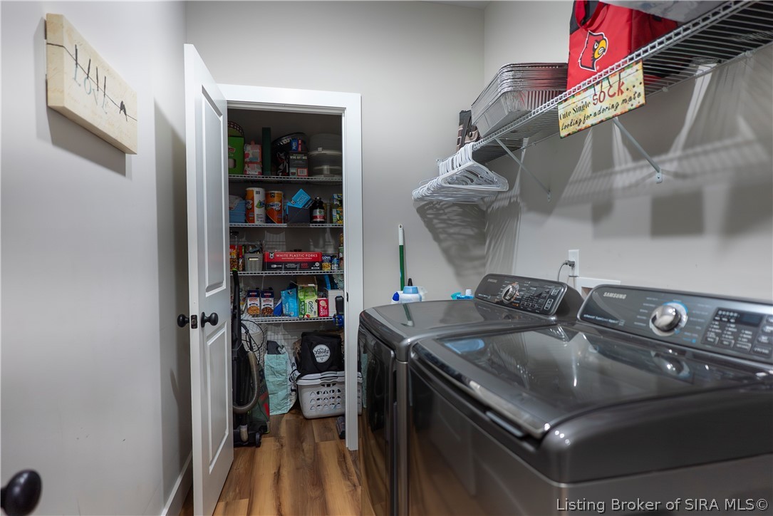 808 Kings Court Property Photo 36