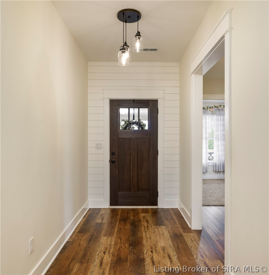 7704 Linwood Circle Property Photo 11