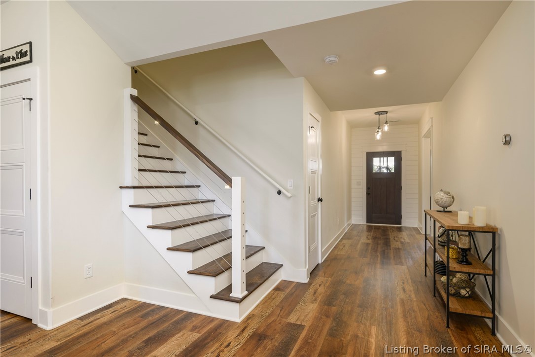 7704 Linwood Circle Property Photo 13
