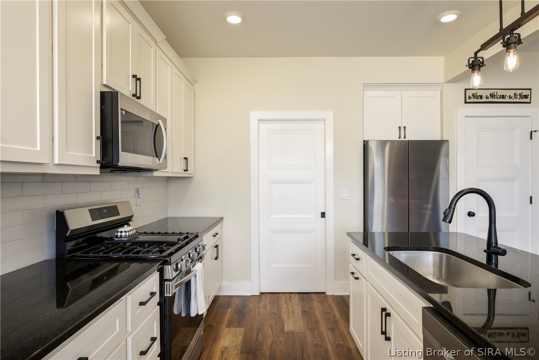 7704 Linwood Circle Property Photo 23