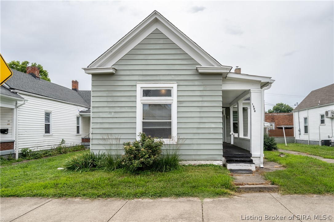 1309 E Oak Street Property Photo 1