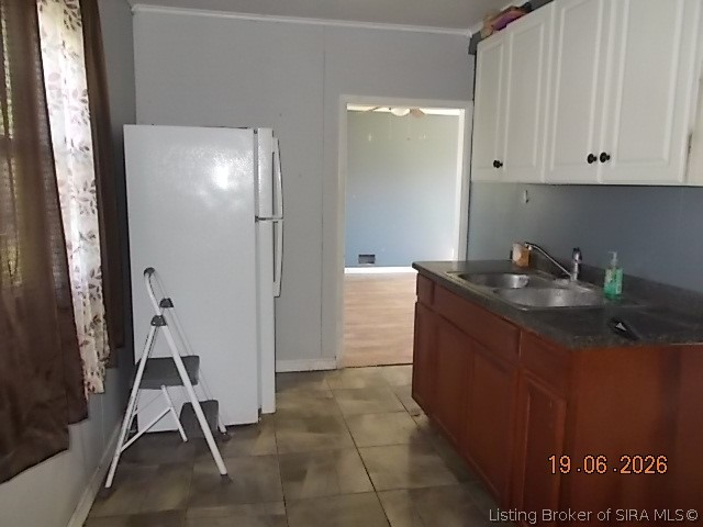 204 E Bard Street Property Photo 7